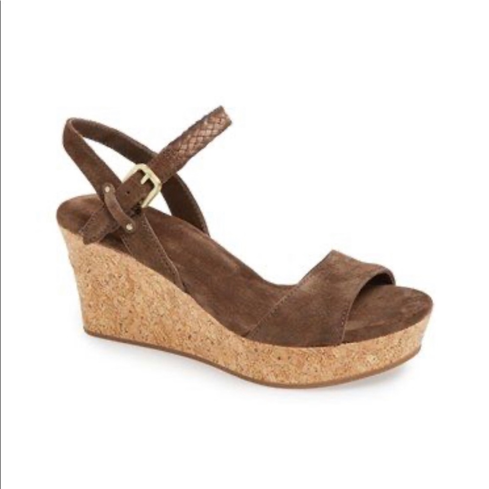 UGG DALESSIO WEDGE SANDAL NWT 7